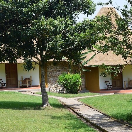 Kibale Guest Cottages Fort Portal Esterno foto