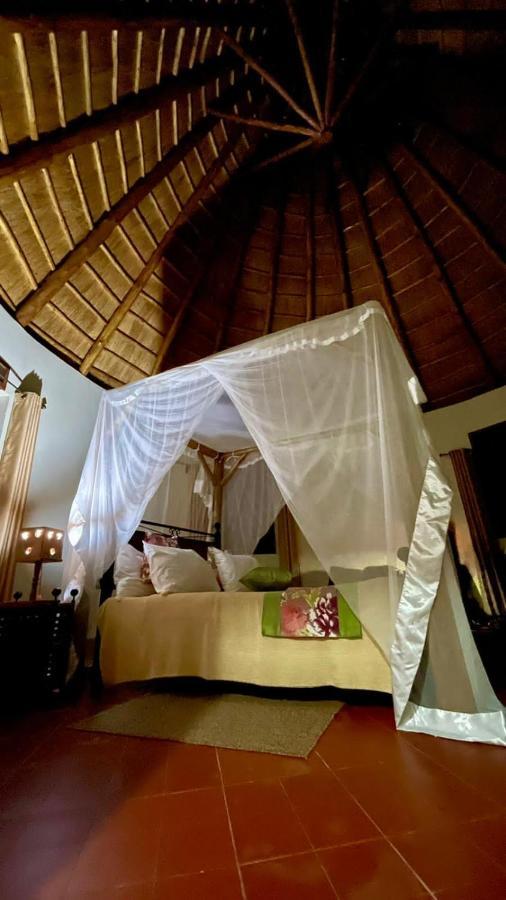 Kibale Guest Cottages Fort Portal Esterno foto